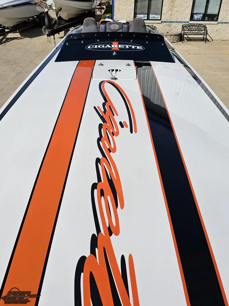 Slide: The Image of Cigarette 36 Gladiator 2003 - 80