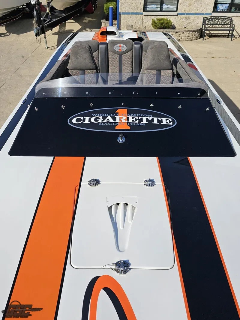 Slide: The Image of Cigarette 36 Gladiator 2003 - 81