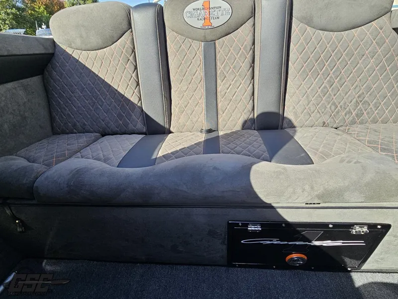 Slide: The Image of Cigarette 36 Gladiator 2003 - 85