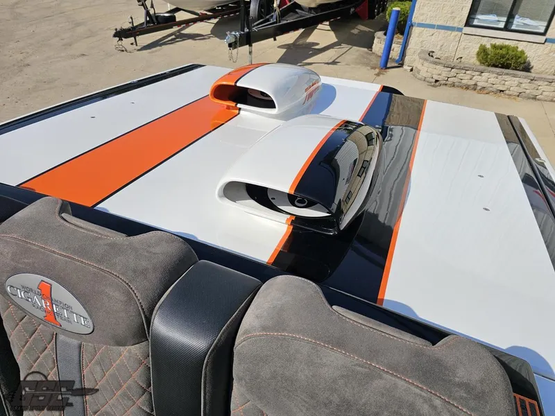 Slide: The Image of Cigarette 36 Gladiator 2003 - 89