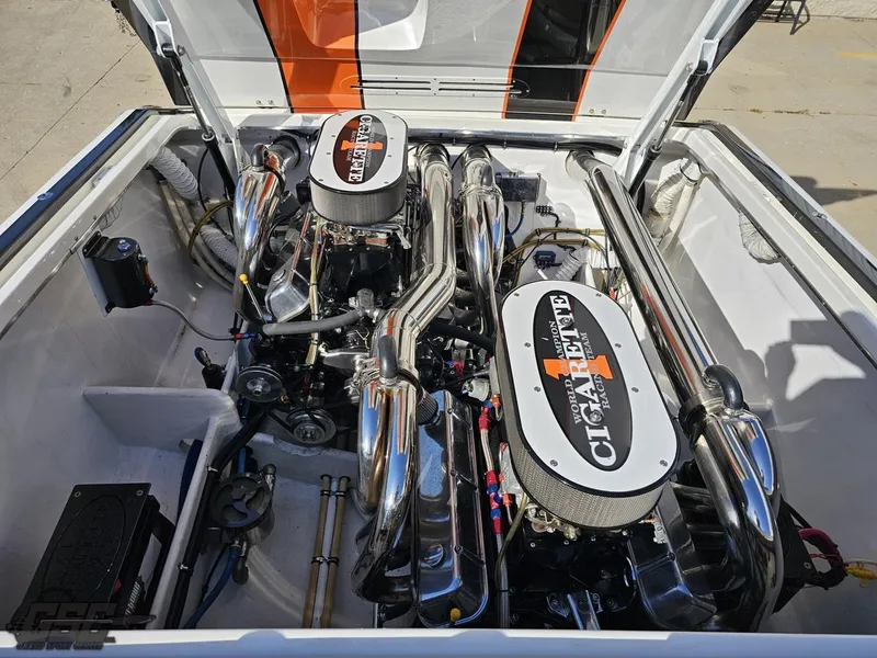 Slide: The Image of Cigarette 36 Gladiator 2003 - 93