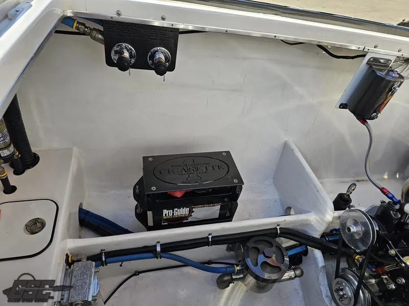 Slide: The Image of Cigarette 36 Gladiator 2003 - 97