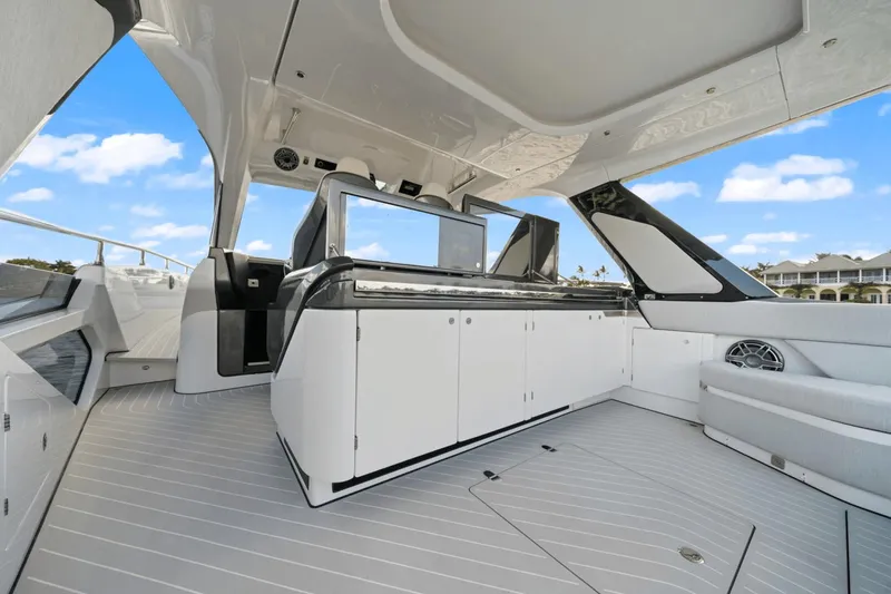 Slide: The Image of Azimut Verve 2023 - 32