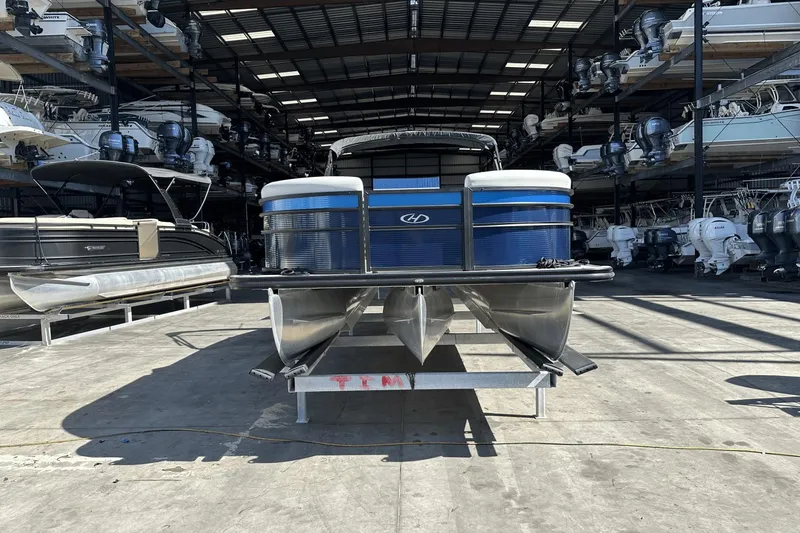 Slide: The Image of Harris 230 CRUISER 2023 - 10