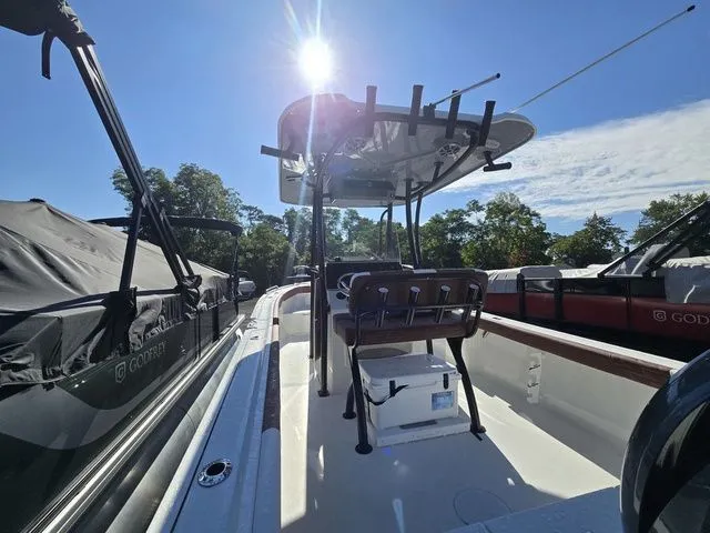 Slide: The Image of Parker Marine 2300 Special Edition 2026 - 6