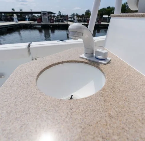 Slide: The Image of Sea Hunt Ultra 265 SE 2026 - 10