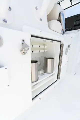 Slide: The Image of Sea Hunt Ultra 265 SE 2026 - 12