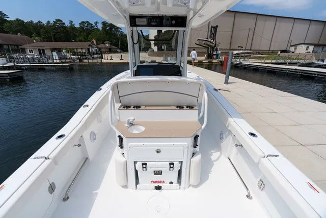 Slide: The Image of Sea Hunt Ultra 265 SE 2026 - 8