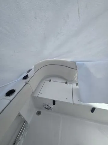 Slide: The Image of Sea Hunt Ultra 234 2026 - 12