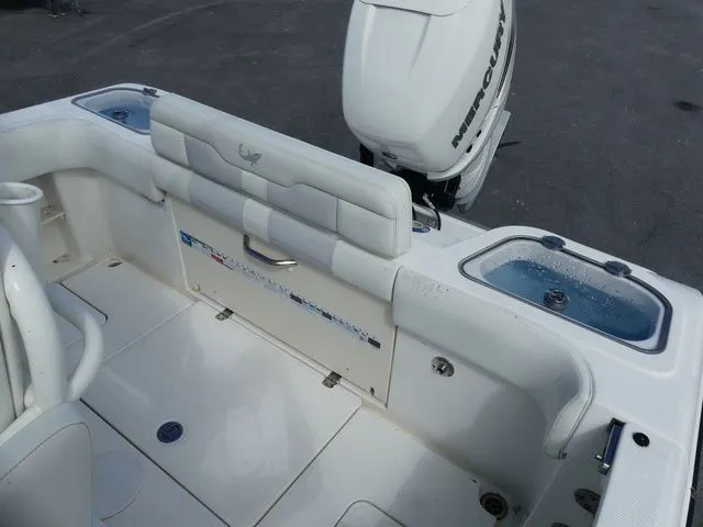 Slide: The Image of Mako 236 CC 2021 - 10