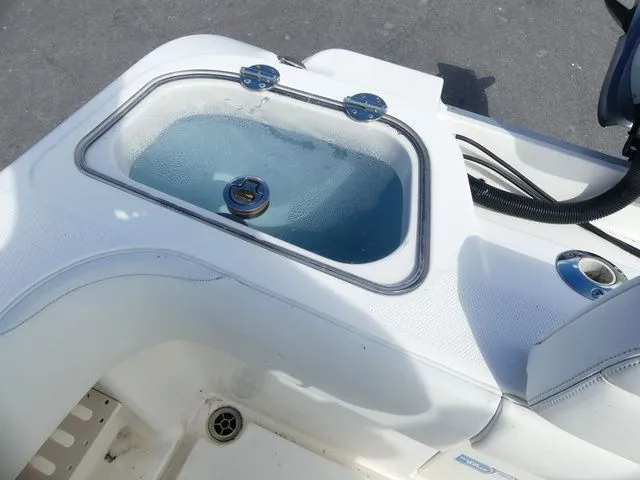 Slide: The Image of Mako 236 CC 2021 - 12