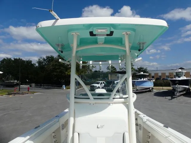 Slide: The Image of Mako 236 CC 2021 - 16