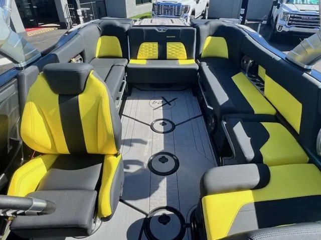 Slide: The Image of MasterCraft X24 2021 - 19