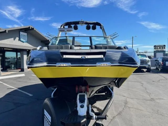 Slide: The Image of MasterCraft X24 2021 - 3