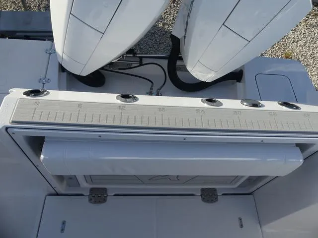 Slide: The Image of Blackfin 252CC 2025 - 14