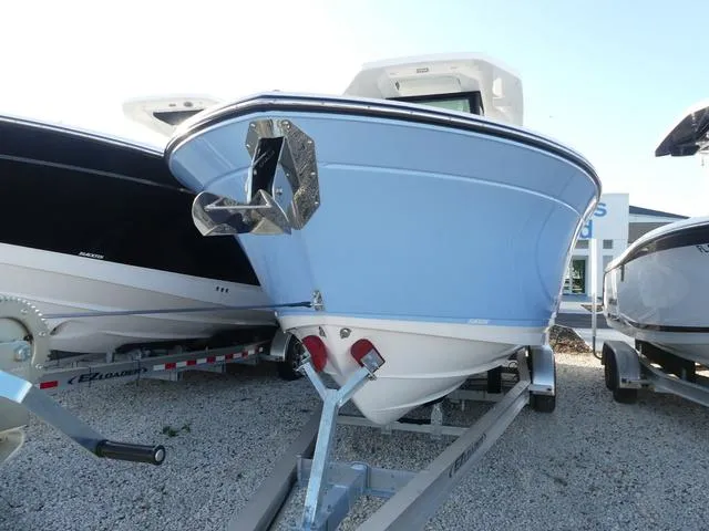 Slide: The Image of Blackfin 252CC 2025 - 2