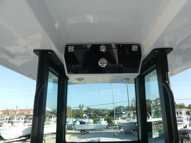 Slide: The Image of Blackfin 252CC 2025 - 22