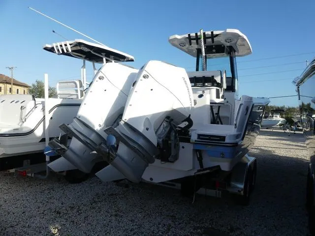 Slide: The Image of Blackfin 252CC 2025 - 9