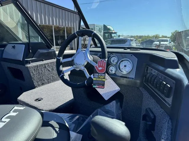 Slide: The Image of Lund 1875 Impact XS Sport 2025 - 8