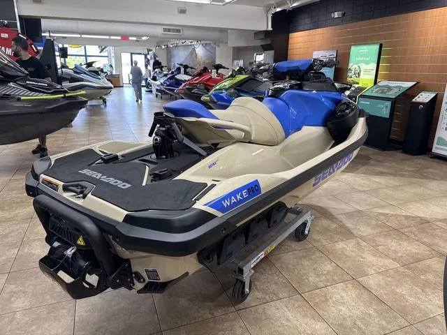 Slide: The Image of Sea-Doo Wake 2025 - 5