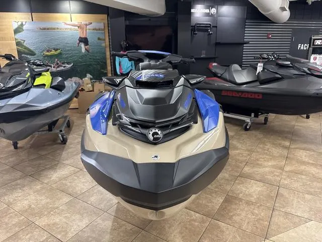 Slide: The Image of Sea-Doo Wake 2025 - 8