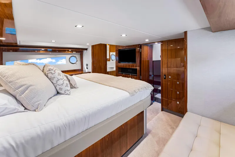 Slide: The Image of Riviera 5400 Sport Yacht 2025 - 75