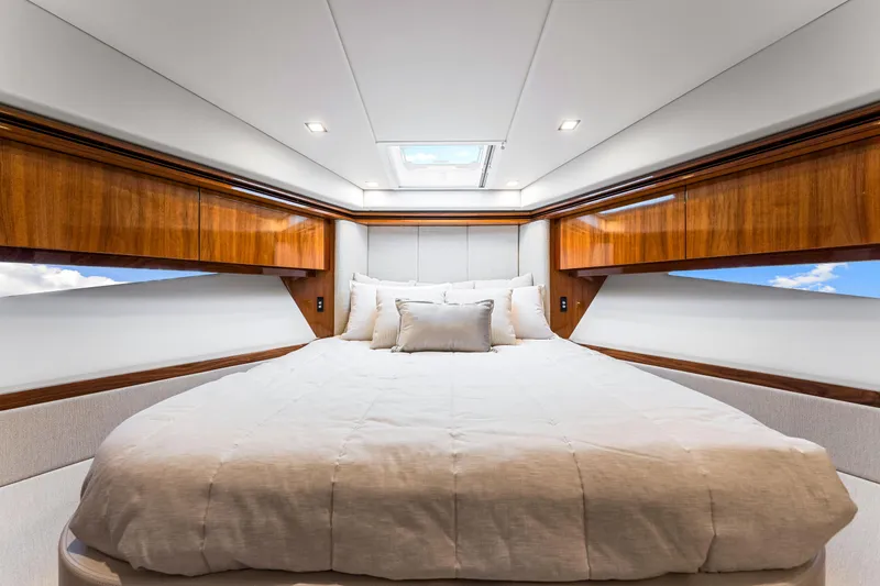 Slide: The Image of Riviera 5400 Sport Yacht 2025 - 81