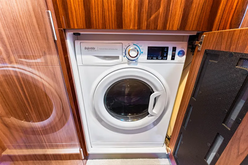 Slide: The Image of Riviera 5400 Sport Yacht 2025 - 88