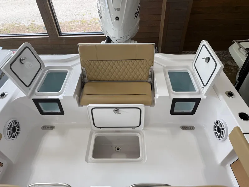 Slide: The Image of Sportsman Masters 267OE Bay Boat 2025 - 5