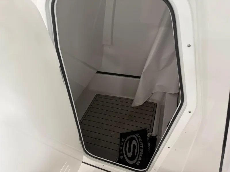 Slide: The Image of Sportsman Masters 267OE Bay Boat 2025 - 9