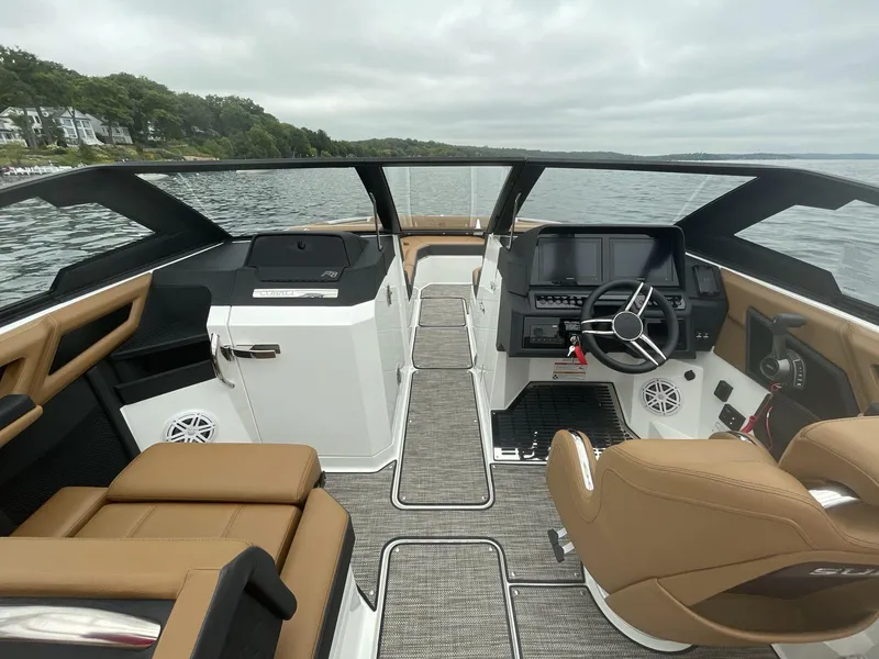 Slide: The Image of Cobalt R8 Surf 2025 - 402