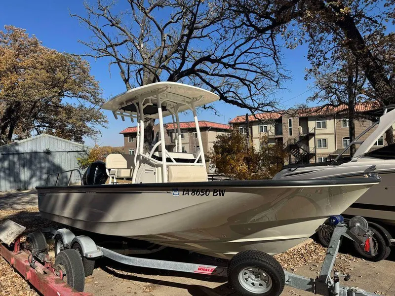 Slide: The Image of Boston Whaler 210 Montauk 2023 - 0