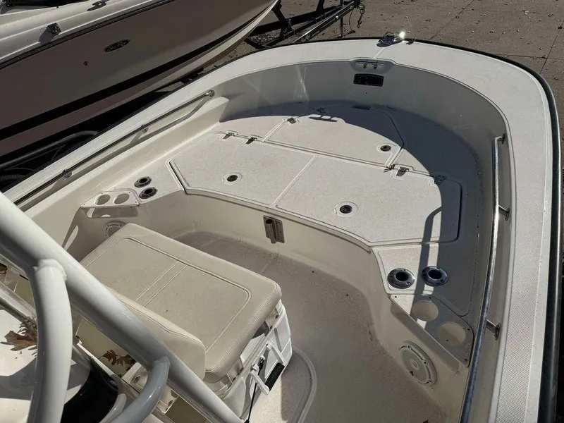 Slide: The Image of Boston Whaler 210 Montauk 2023 - 3