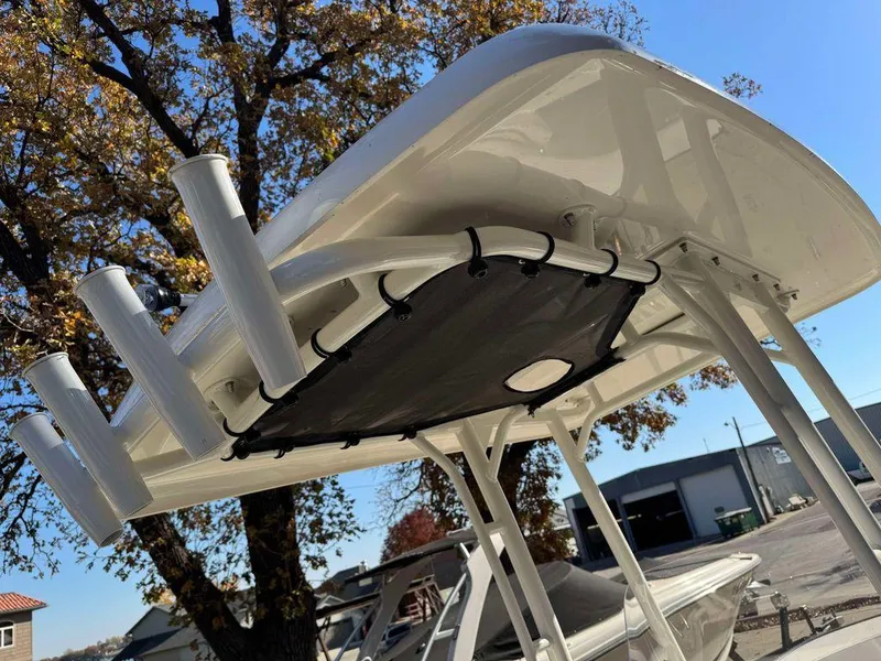 Slide: The Image of Boston Whaler 210 Montauk 2023 - 7