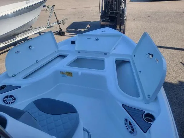 Slide: The Image of NauticStar 194 Bay 2024 - 6