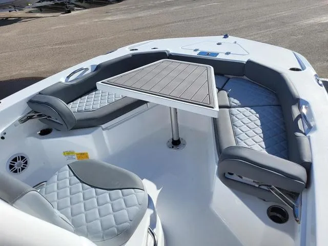 Slide: The Image of NauticStar 191 Hybrid 2025 - 12