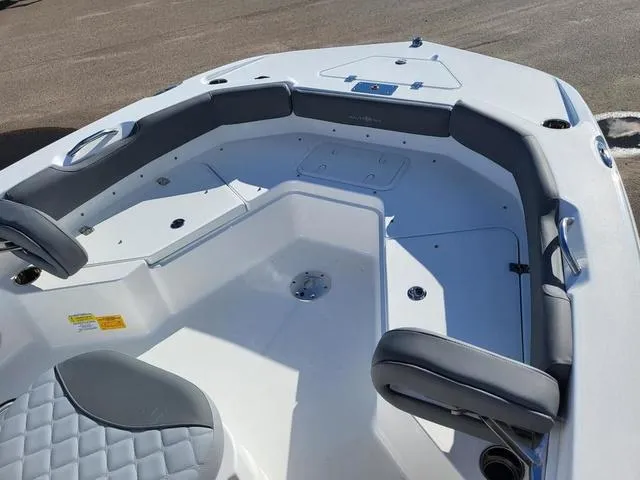 Slide: The Image of NauticStar 191 Hybrid 2025 - 13