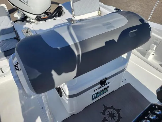 Slide: The Image of NauticStar 191 Hybrid 2025 - 22