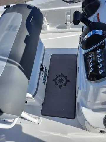 Slide: The Image of NauticStar 191 Hybrid 2025 - 24