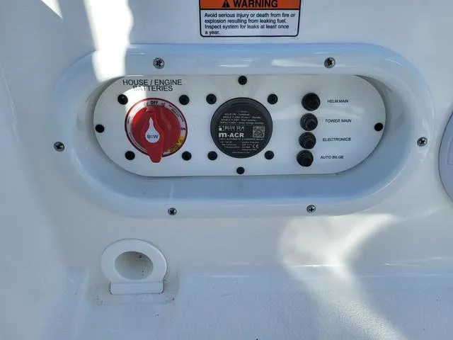 Slide: The Image of NauticStar 191 Hybrid 2025 - 31