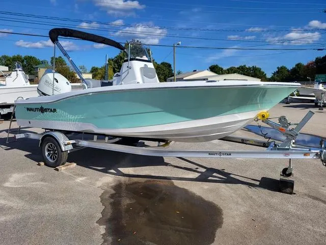 Slide: The Image of NauticStar 191 Hybrid 2025 - 5