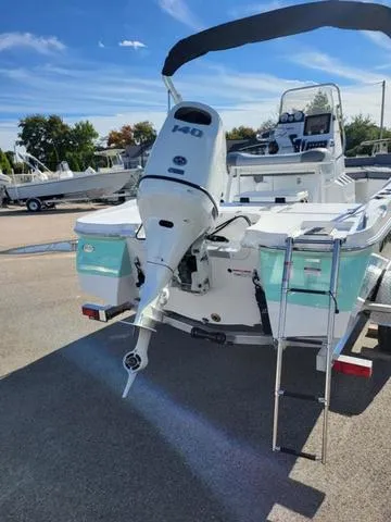 Slide: The Image of NauticStar 191 Hybrid 2025 - 7