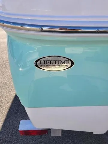 Slide: The Image of NauticStar 191 Hybrid 2025 - 8