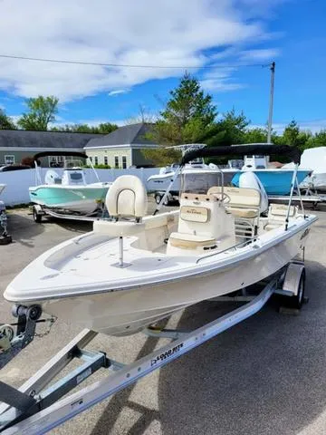 Slide: The Image of Sea Chaser 21 LX 2022 - 10