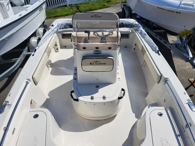 Slide: The Image of Sea Chaser 21 LX 2022 - 13