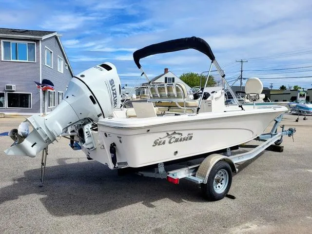 Slide: The Image of Sea Chaser 21 LX 2022 - 6