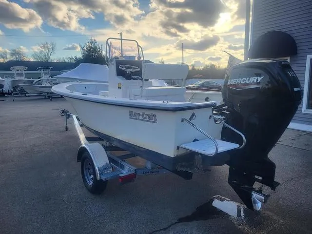 Slide: The Image of May-Craft 1800 Center Console 2022 - 5