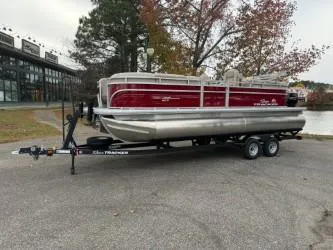 Slide: The Image of Sun Tracker Party Barge 22 DLX 2025 - 72