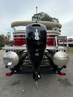 Slide: The Image of Sun Tracker Party Barge 22 DLX 2025 - 73