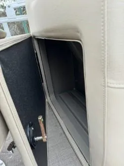 Slide: The Image of Sun Tracker Party Barge 22 DLX 2025 - 83